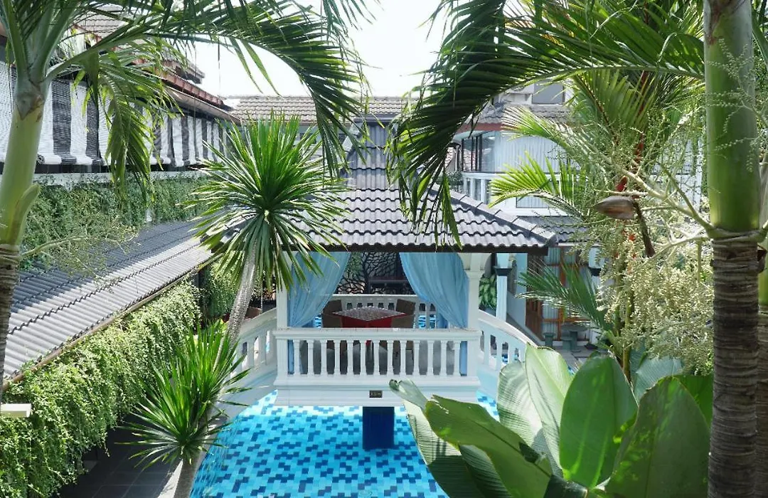 Raintree Boutique Villa & Gallery-1